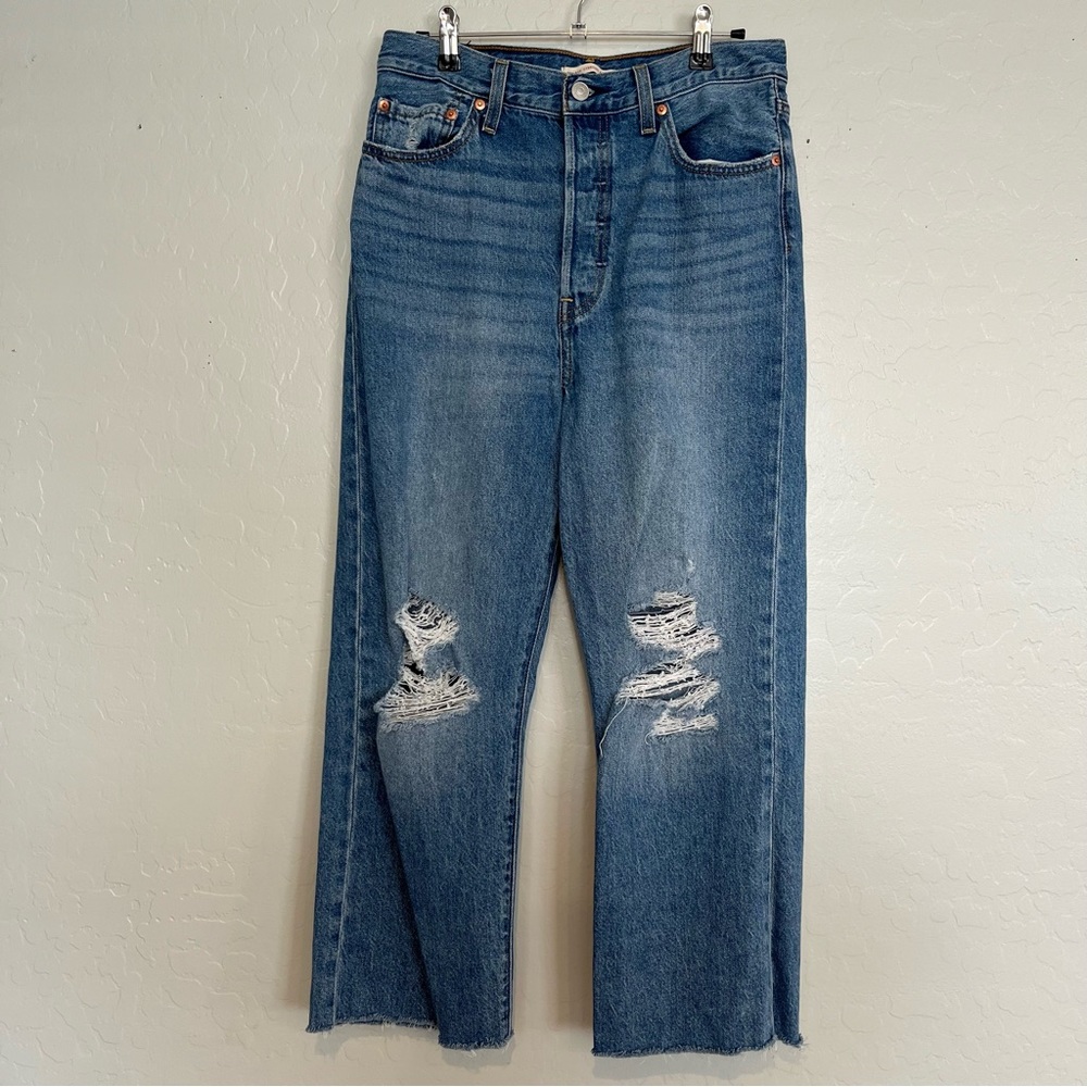 Levi’s Women’s High Rise Ribcage Straight Ankle Size 28 Distressed Button Fly